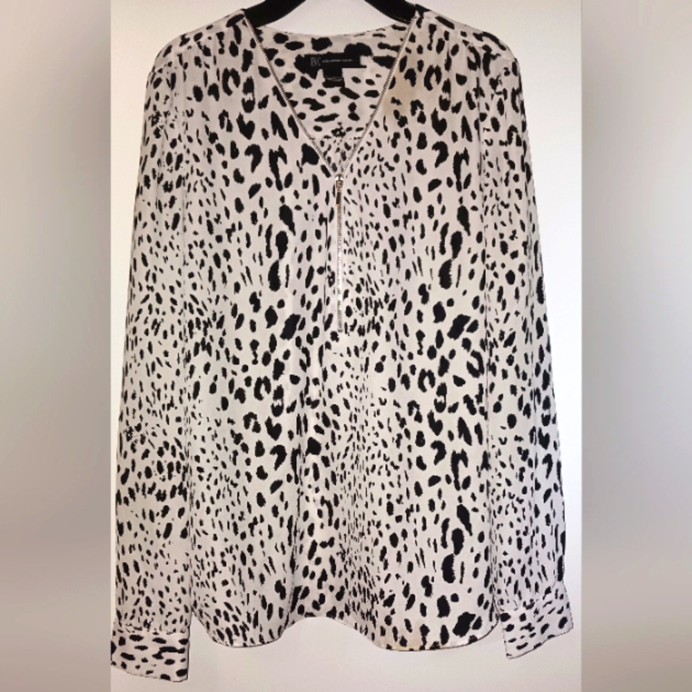 INC International Concepts Black & White Zip Front Blouse. Size 8.
